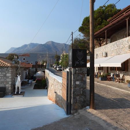 Sophia Limeni Apartments And Studios Exterior foto